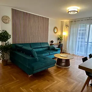 appartement-4-a-6-personnes-leon-frot.fr-paris.fr/